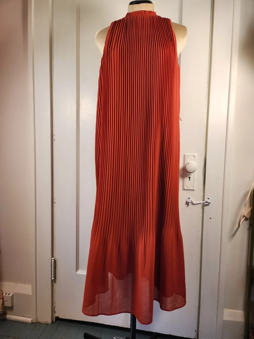 A New Day Sleeveless Pleated Midi Dress in Rust Orange XS